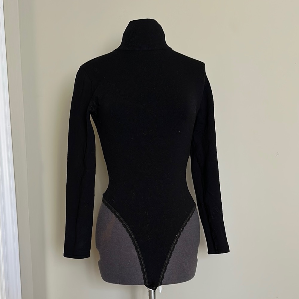 Donna Karan Black Fitted Long Sleeve Bodysuit